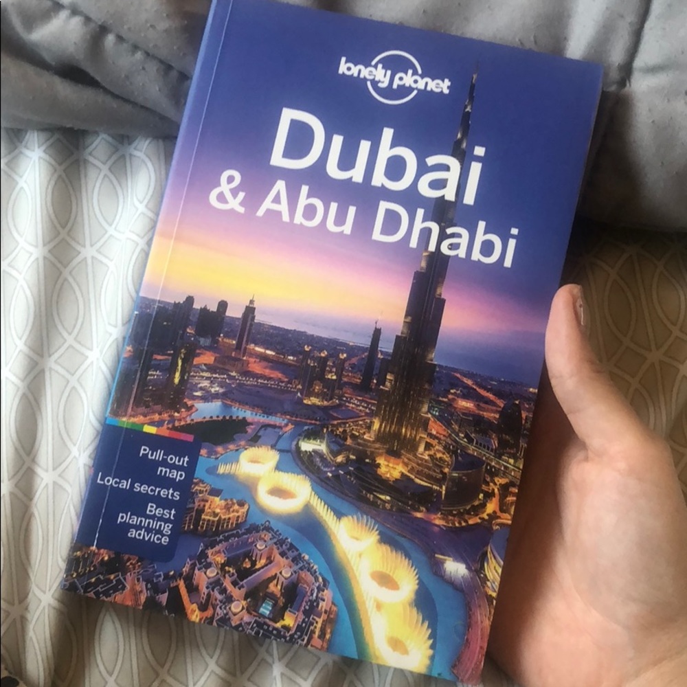 Dubai and abu dhabi Lonely Planet Book